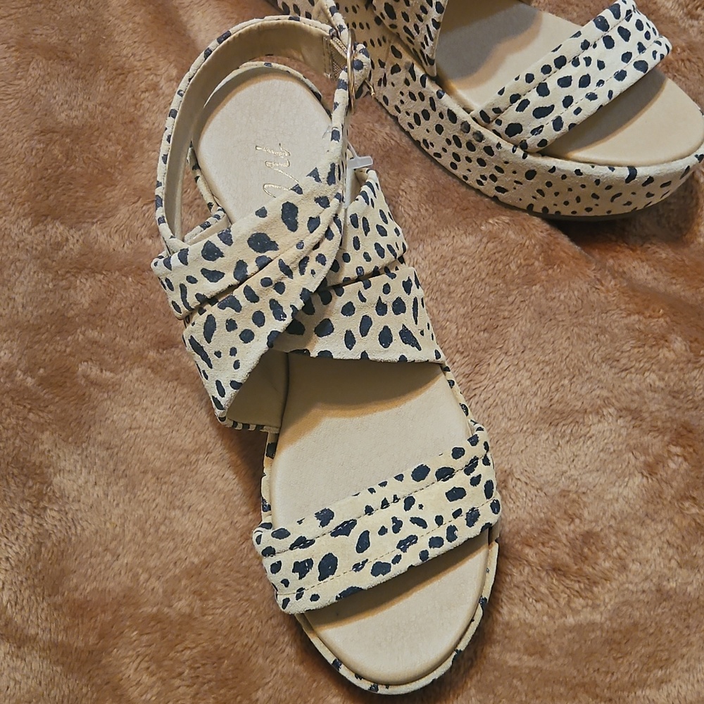 Womens Beige Leopard Print Platform Sandals with Ankle Strap - Picture 3 of 7